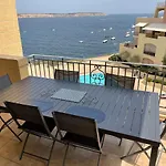 아파트 Seaview Family Apartment, Pool, Easy Access To The Sea, Near Bay 멜리에하