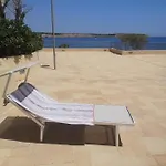 Seaview Family Apartment, Pool, Easy Access To The Sea, Near Bay 아파트