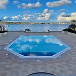 아파트 Seaview Family Apartment, Pool, Easy Access To The Sea, Near Bay *