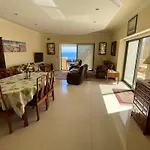 Seaview Family Apartment, Pool, Easy Access To The Sea, Near Bay Меллиеха