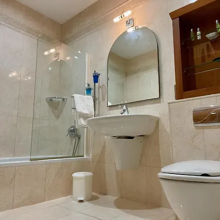 Seaview Family Apartment, Pool, Easy Access To The Sea, Near Bay Appartement