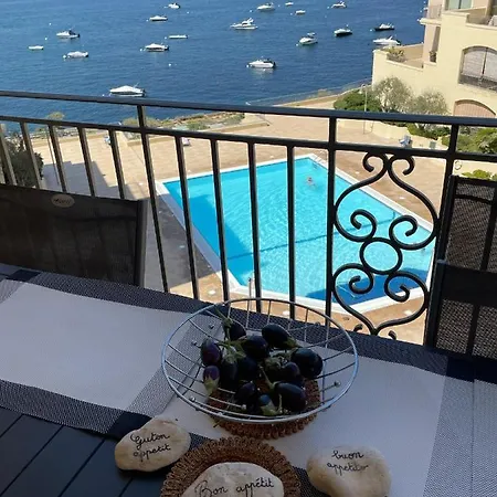 Seaview Family Apartment, Pool, Easy Access To The Sea, Near Bay Mellieħa