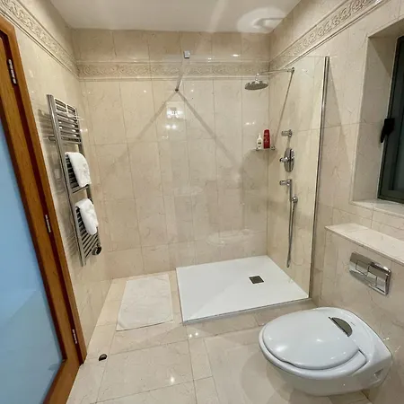 Seaview Family Apartment, Pool, Easy Access To The Sea, Near Bay Apartman *