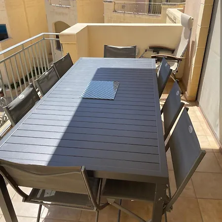 Seaview Family Apartment, Pool, Easy Access To The Sea, Near Bay شقة *