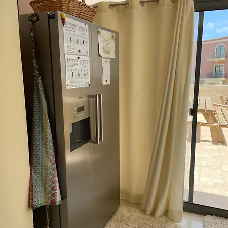 Seaview Family Apartment With Pool Near Mellieha Bay