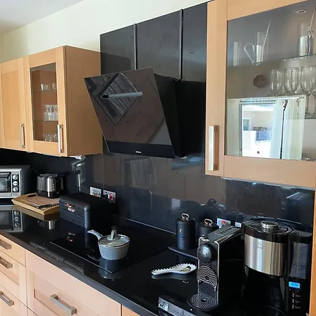 Apartman Seaview Family Apartment, Pool, Easy Access To The Sea, Near Bay *