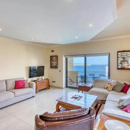 Seaview Family Apartment With Pool Near Mellieha Bay