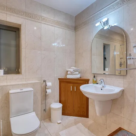 Seaview Family Apartment With Pool Near Mellieha Bay Apartman