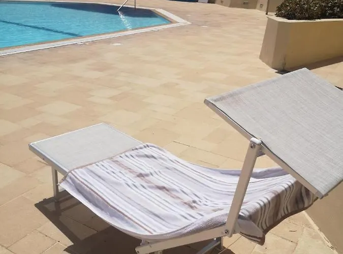 Seaview Family Apartment, Pool, Easy Access To The Sea, Near Bay Mellieħa