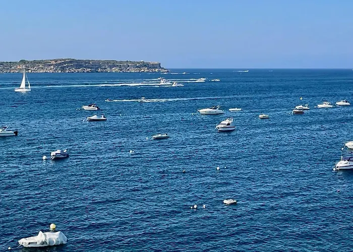 Seaview Family Apartment, Pool, Easy Access To The Sea, Near Bay Apartamento *