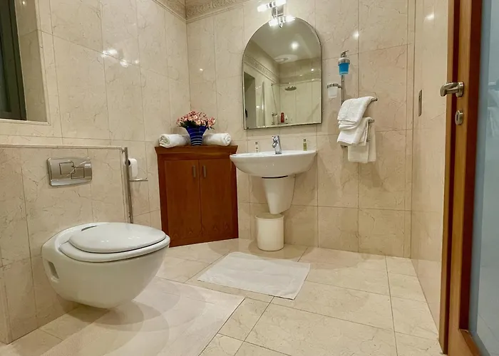 Seaview Family Apartment, Pool, Easy Access To The Sea, Near Bay *