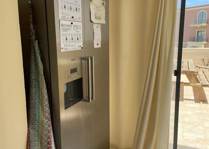 Seaview Family Apartment, Pool, Easy Access To The Sea, Near Bay