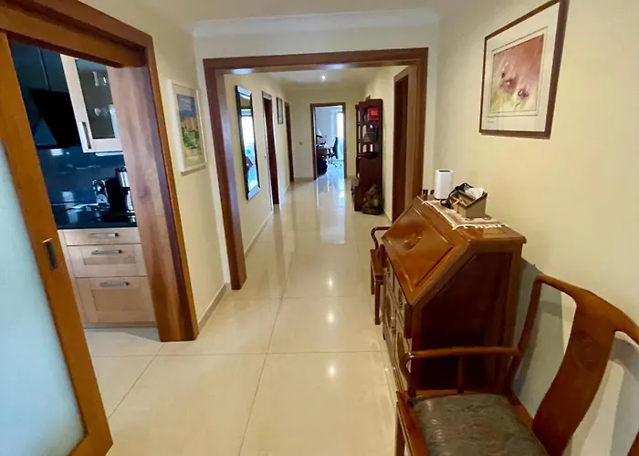 Seaview Family Apartment, Pool, Easy Access To The Sea, Near Bay *