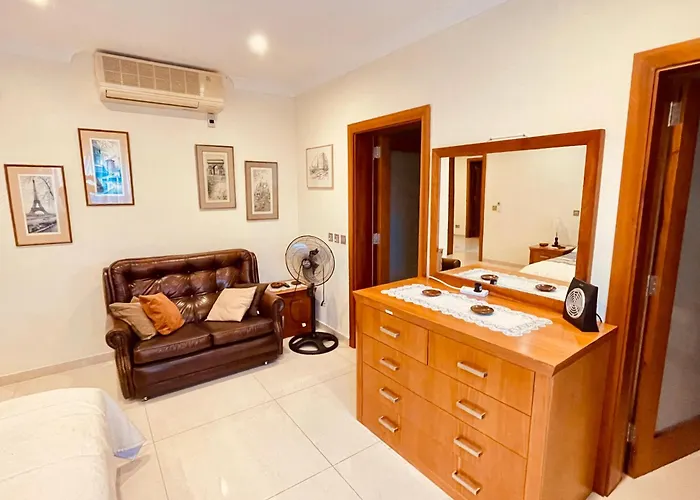 Seaview Family Apartment, Pool, Easy Access To The Sea, Near Bay Mellieħa