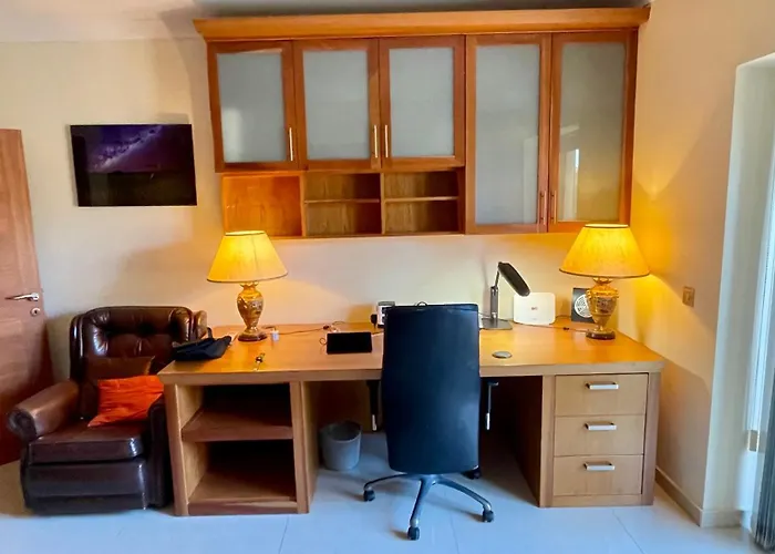 Apartamento Seaview Family Apartment, Pool, Easy Access To The Sea, Near Bay Mellieħa